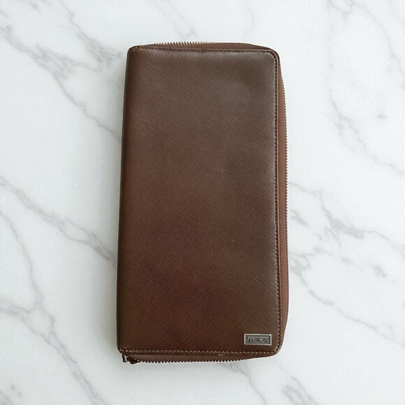 TUMI Brown Leather Oversize Travel Zip Wallet - Picture 1 of 8